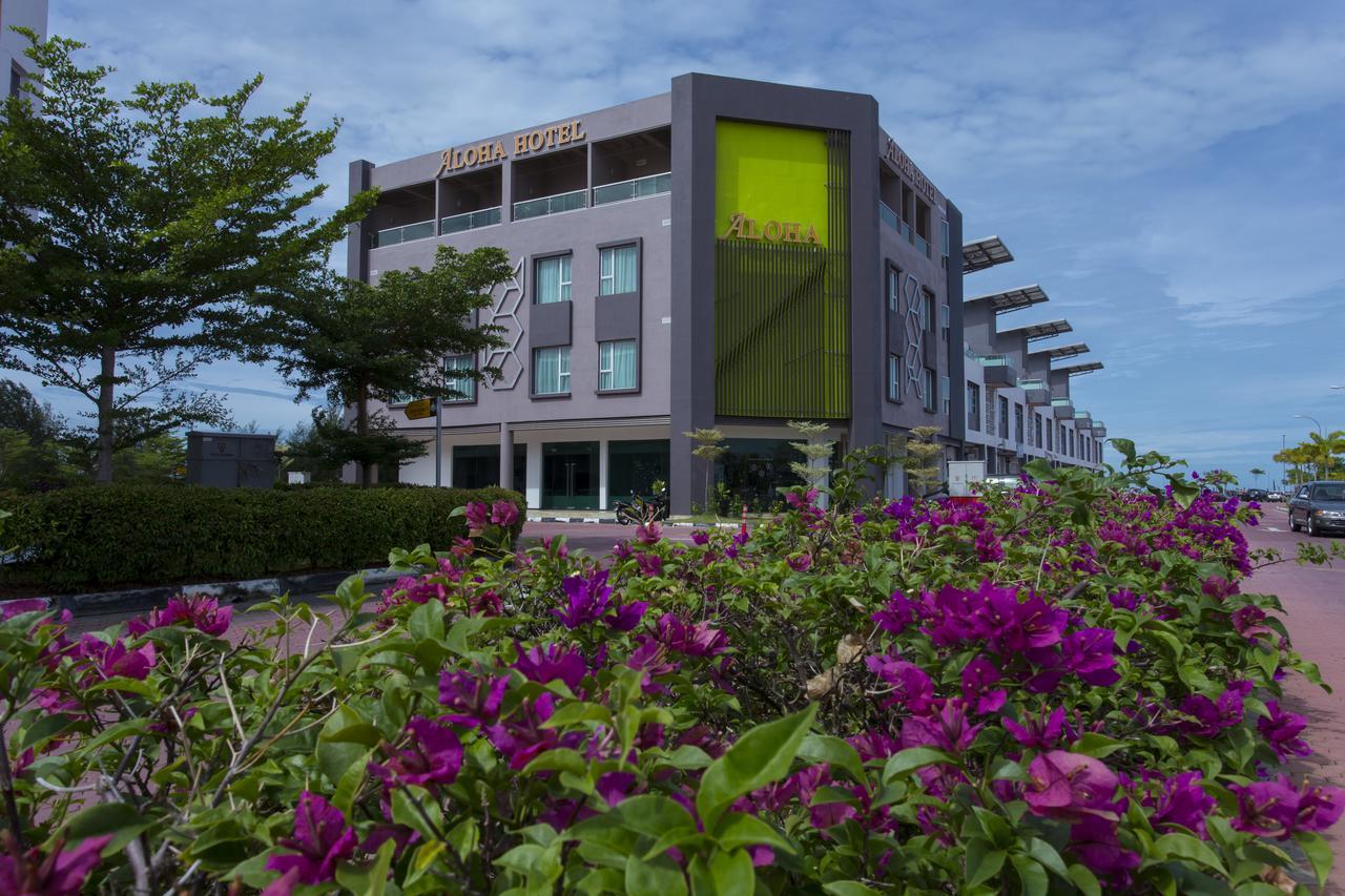 Aloha Hotel Sdn Bhd Pontian Kecil Exterior photo